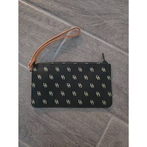 Dooney‎ & Bourke Black and Tan Wristlet